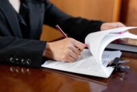 Notaris Pengertian, Peran, Kewenangan dan Jenis